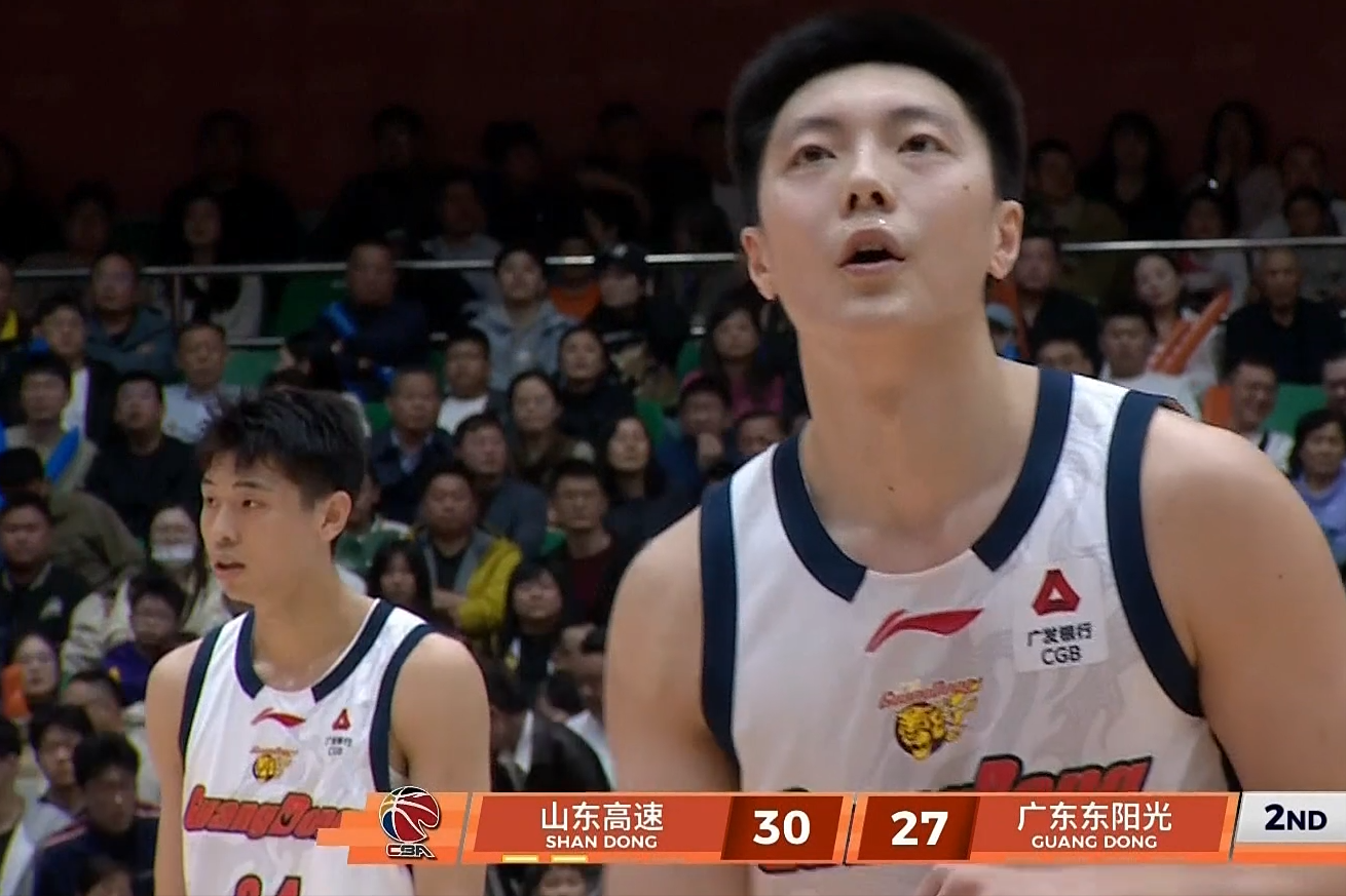 易倍体育登录入口-CBA：徐杰6中1终结三连胜，外援8失误，高诗岩15+6晃倒徐杰
